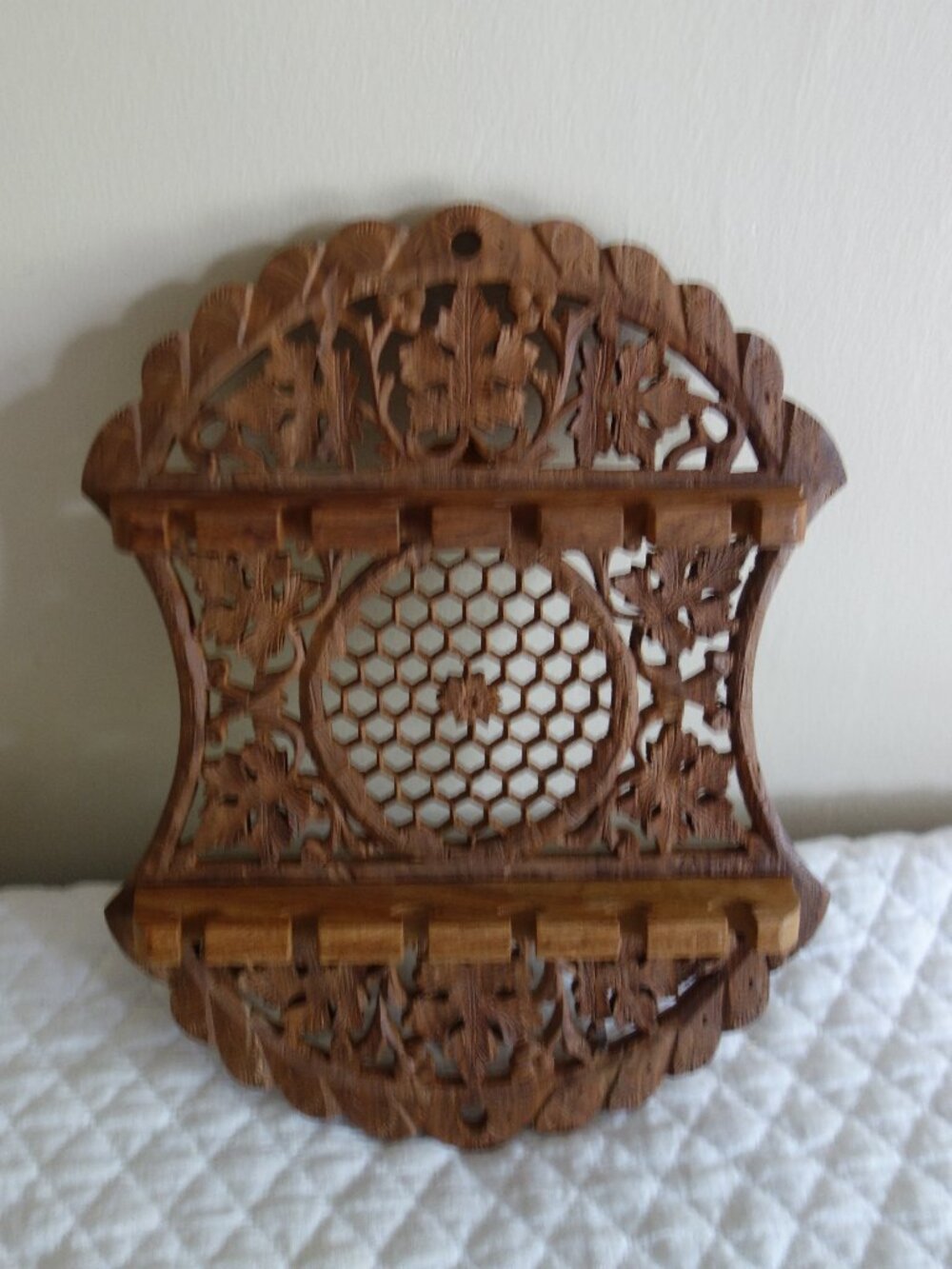 Vntg – Made in India Wood Handcrafted / Carved Ornate Wall Hanger Spoon Holder